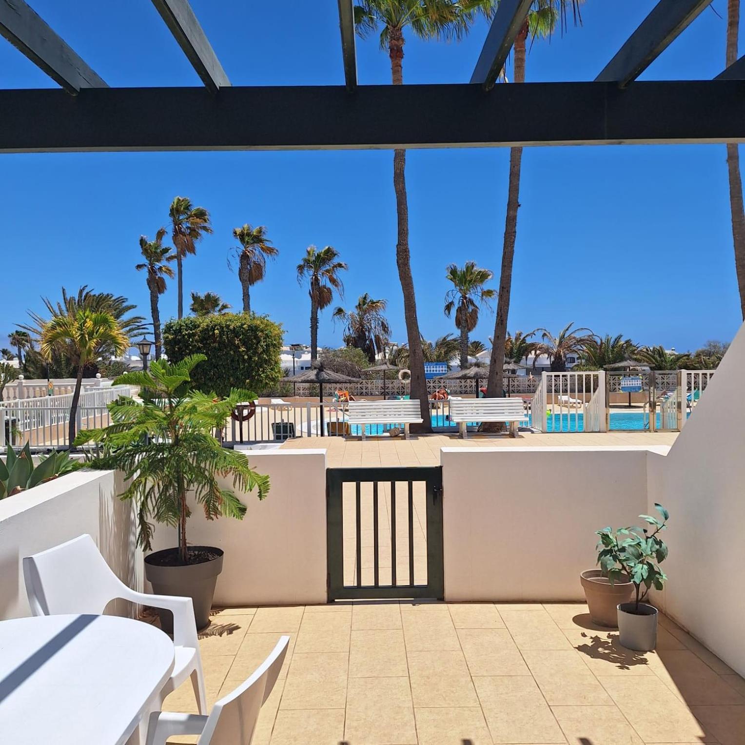 Apartamento Club Valena, Puerto Del Carmen, Lanzarote ติอาส ภายนอก รูปภาพ
